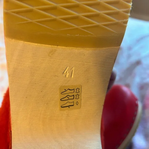 Swedish Hasbeens Red husband shearling clogs - Picture 7 of 7